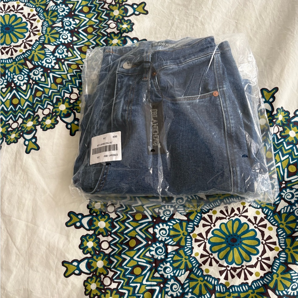 BLANKNYC
Deep Down Jeans - Picture 10 of 10